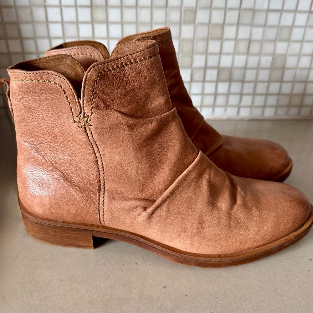 Sofft Beckie ruched Leather bootie Women’s 9 Shoes Luggage Brown Color Nordstrom - Picture 11 of 11